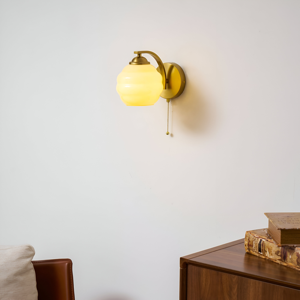 Kinkiet Ścienny Art Deco z Mlecznobiałą Kulą Ø 15 cm – Elegancki Kinkiet do Sypialni i Salonu 5