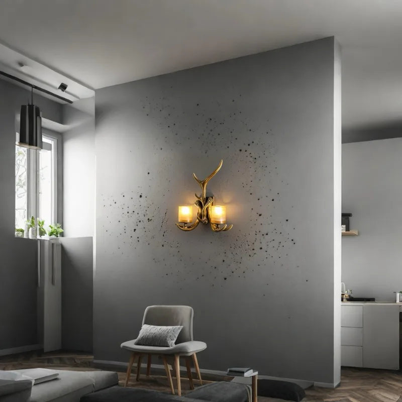 Kinkiet ścienny z poroża jelenia – Nowoczesny, rustykalny design do sypialni i salonu z eleganckim kloszem szklanym 1