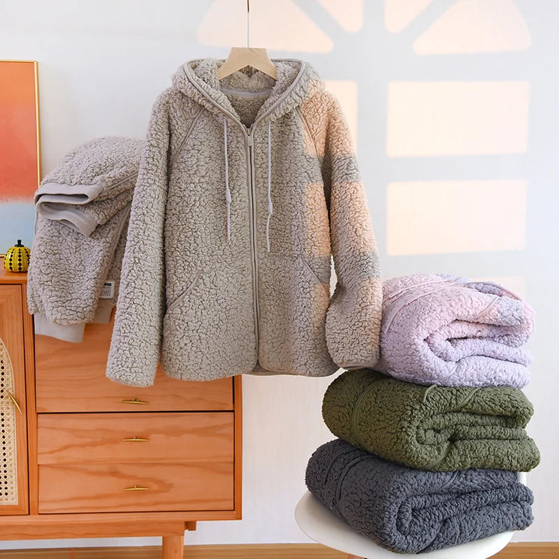 Koralowy Zestaw Piżam dla Kobiet – Ciepły i Przytulny Komfort na Zimowe Noce 1