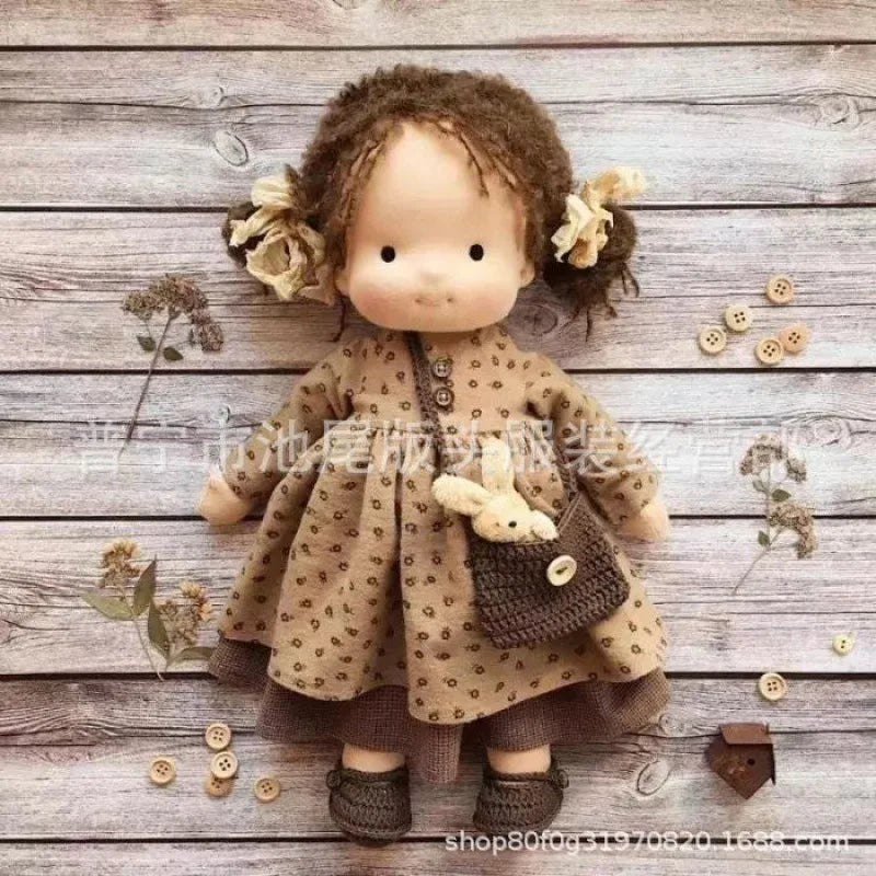Lalka Waldorfska z Bawełny PP, Ręcznie Szyta z Kawaii Detalami, Idealna do Przytulania - 11 cm x 32 cm 13