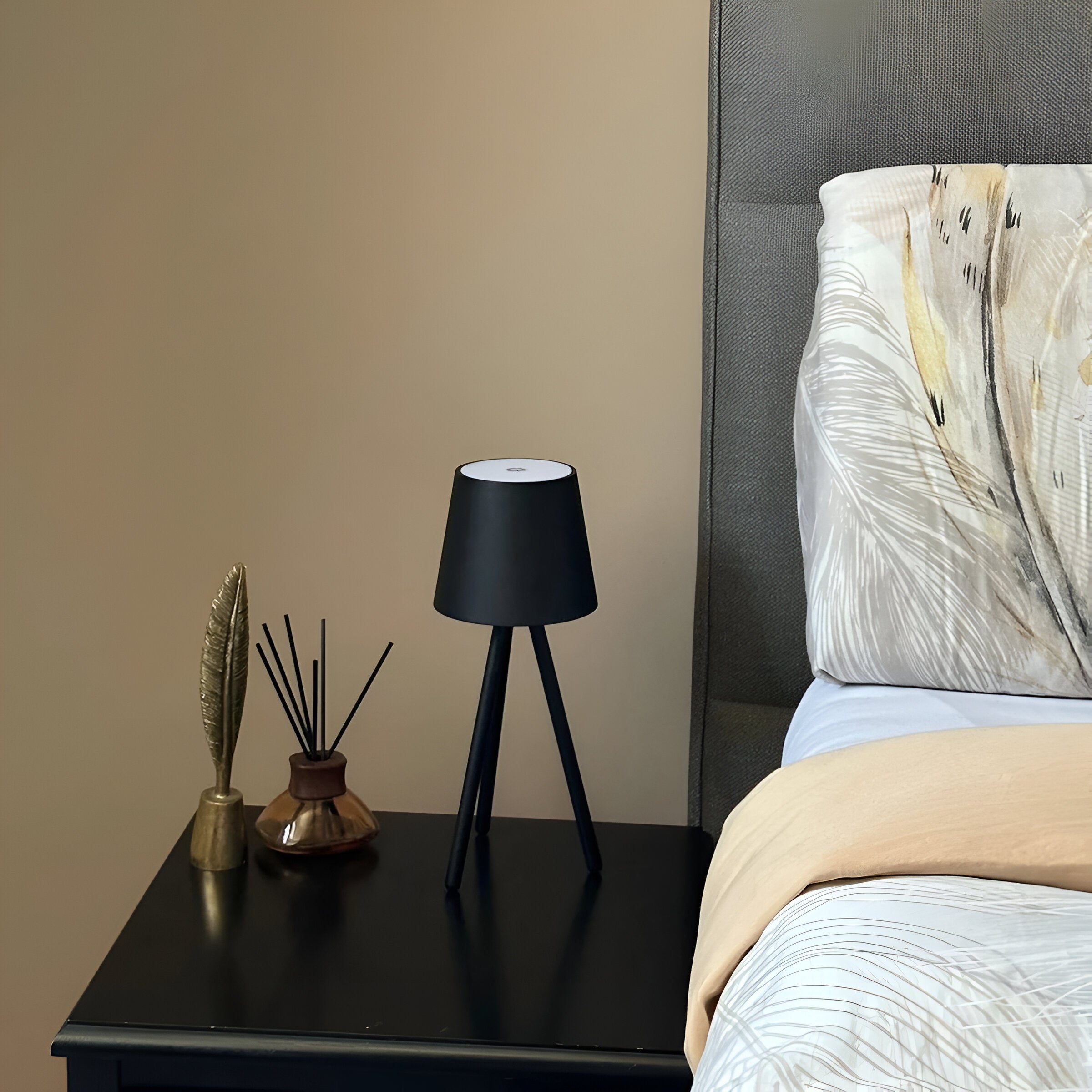 Lampa Biurkowa LED Bezprzewodowa z Eleganckim Designem – Nowoczesna Lampka na Biurko do Domu i Biura 3