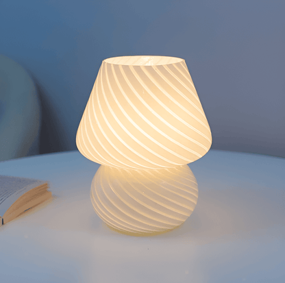 Lampa Biurkowa Vintage z Ręcznie Wytwarzanego Szkła, 3 Temperatury Barwowe, Kompaktowa, z Portem USB – Striped Glow 9
