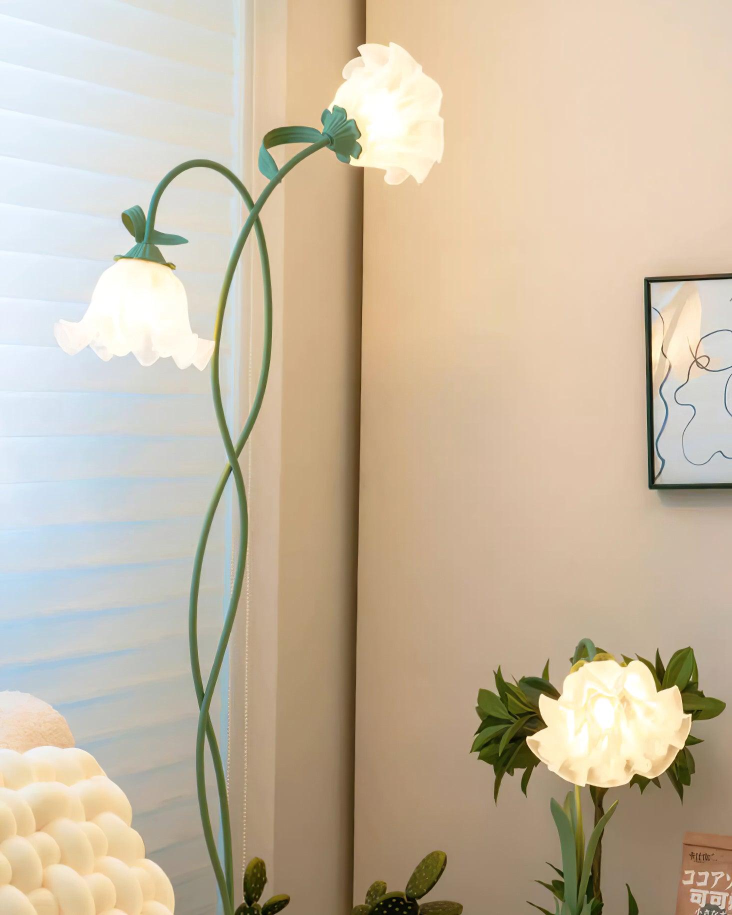 Lampa Podłogowa Calla Flowers z Białymi Kwiatami i Zielonym Stelażem – Elegancka Lampa do Salonów i Sypialni 6