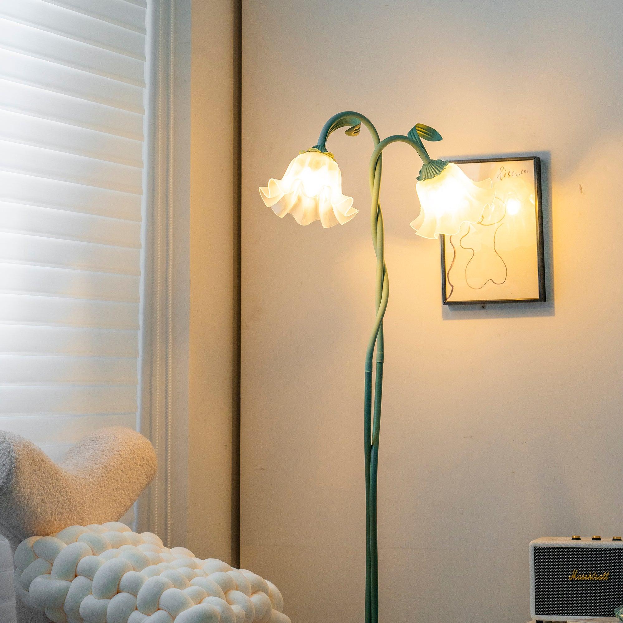 Lampa Podłogowa Calla Flowers z Białymi Kwiatami i Zielonym Stelażem – Elegancka Lampa do Salonów i Sypialni 8