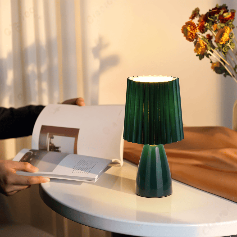 Lampka Biurkowa LED ConePleated z Ceramiczną Podstawą i Minimalistycznym Kloszem – Elegancka Lampka Nocna do Sypialni 2