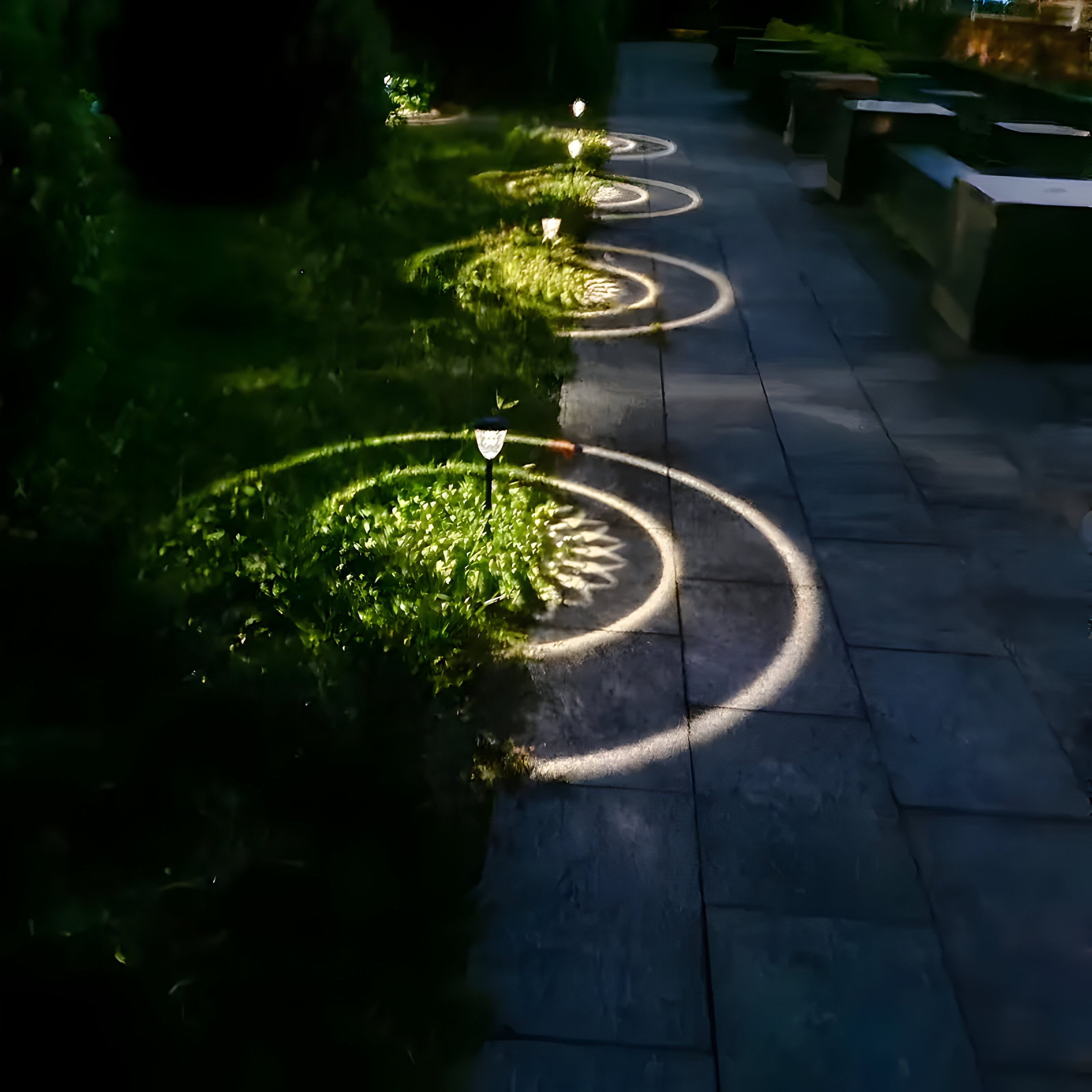 Lampy solarne ogrodowe LED – Wodoodporne z automatycznym włączaniem, idealne do oświetlenia ścieżek i rabat (4 szt.) 5