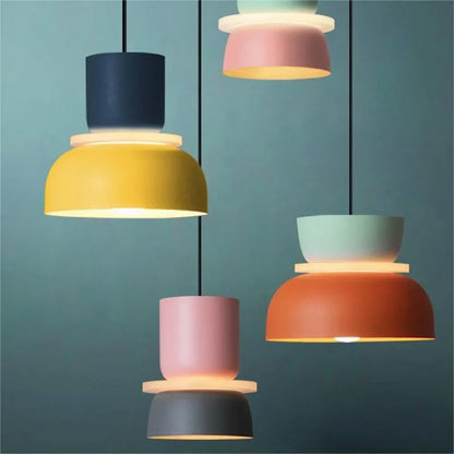 Skandynawska lampa wisząca – wariant żółty z różowym