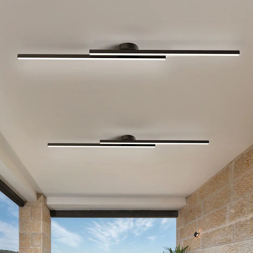 Biała lampa sufitowa LED aluminium zamontowana na suficie