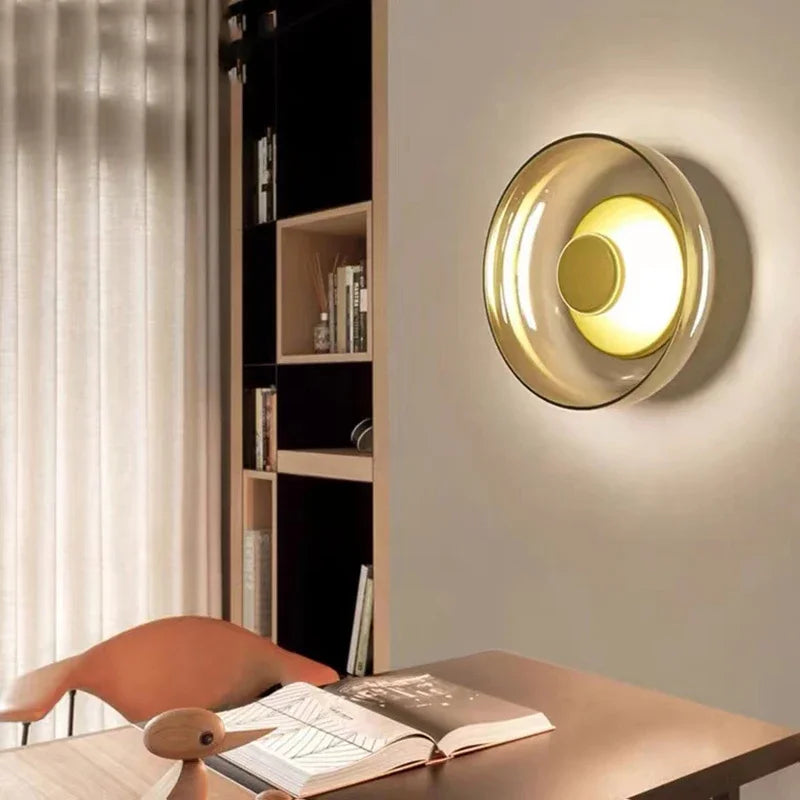 Nowoczesna Lampa Ścienna LED z Szkła, Kinkiet Ścienny w Szarym lub Złotym Wykończeniu – Elegancki Design do Sypialni i Salonu 4