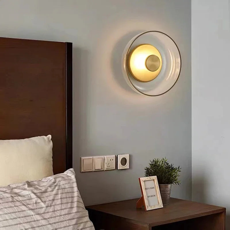 Nowoczesna Lampa Ścienna LED z Szkła, Kinkiet Ścienny w Szarym lub Złotym Wykończeniu – Elegancki Design do Sypialni i Salonu 5