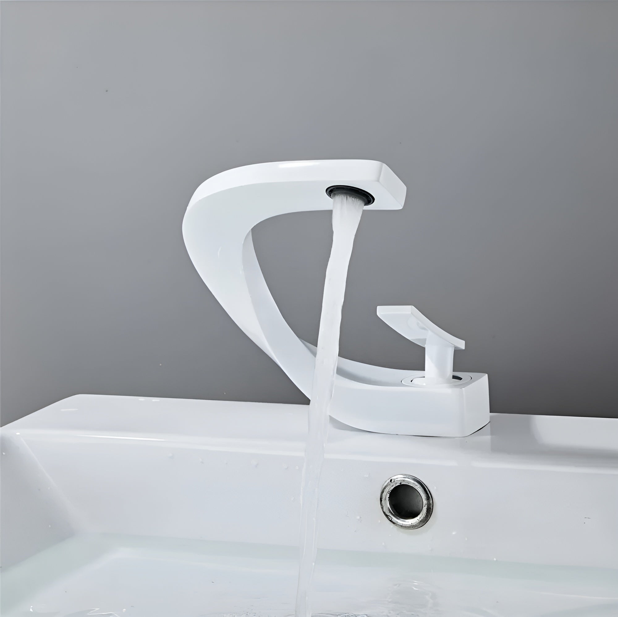 Nowoczesna mosiężna bateria umywalkowa – elegancki design z wylewką typu wodospad do łazienek 10