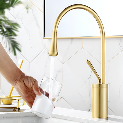 Obrotowy metalowy kran – elegancki design do kuchni i łazienki z obrotem 360° zapewniającym optymalną swobodę ruchu 2