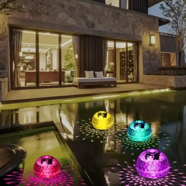 Pływająca Lampa Solar LED do Basenu i Stawu z Automatyczną Zmianą Kolorów, Wodoodporna IP65 0