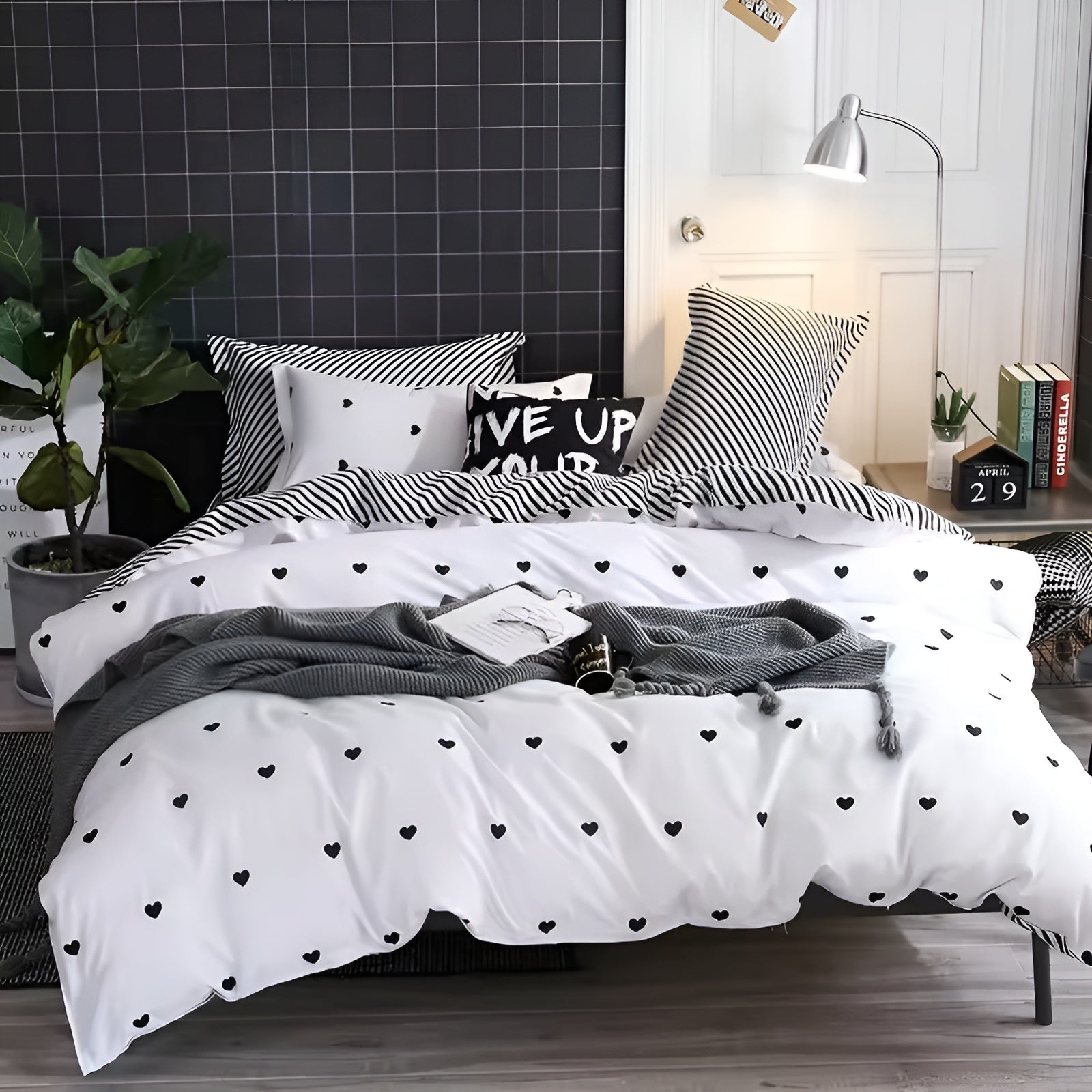 Pościel 200x220 z poliestru – Elegancki zestaw z czarnym wzorem serca, miękki i oddychający, idealny do sypialni 3