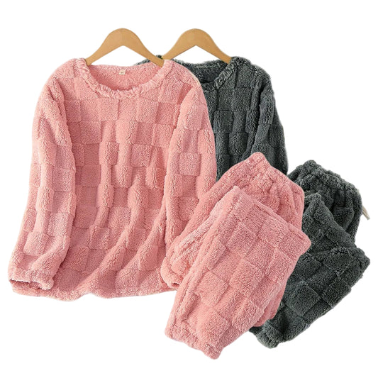 RelaX Damska Piżama Dwuczęściowa – Stylowy Krój w Kratkę na Zimowe Wieczory [piżama damska] 1