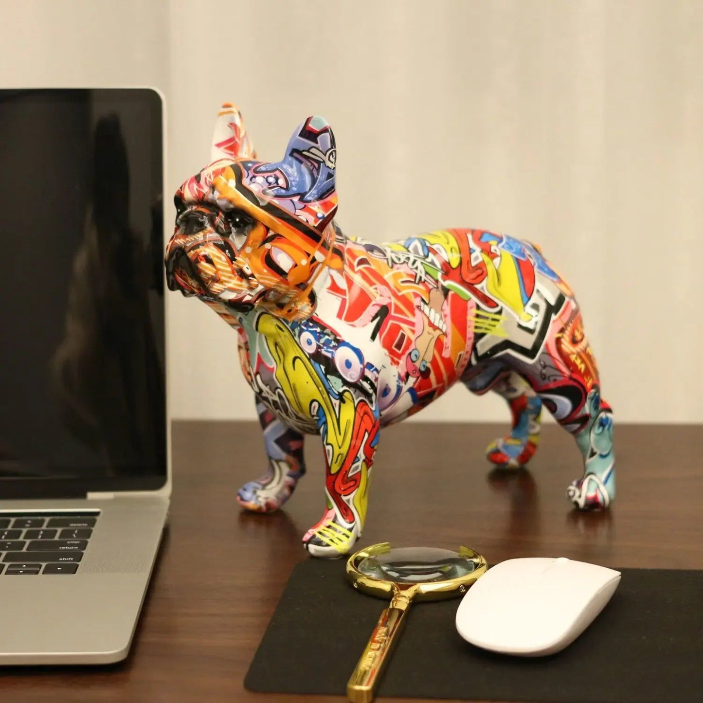 Rzeźba Graffiti Bulldog z Żywicy – Kolorowa Dekoracja do Wnętrz, Nowoczesny Styl, 30 cm x 20 cm x 15 cm 4