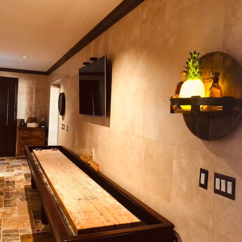 Wandmontowany Regał na Wino w Stylu Beczek – Rustykalny Akcent do Wnętrza, Unikalny Design z Recyklingowanych Materiałów, 30x30x16 cm 1