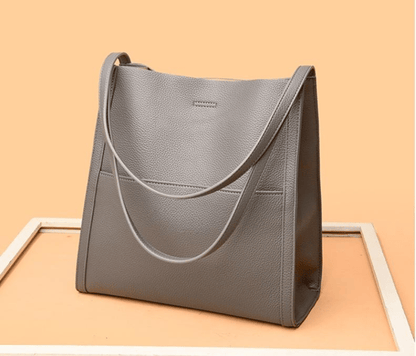Skórzana torebka damska w kolorze zielonym – elegancki minimalistyczny design