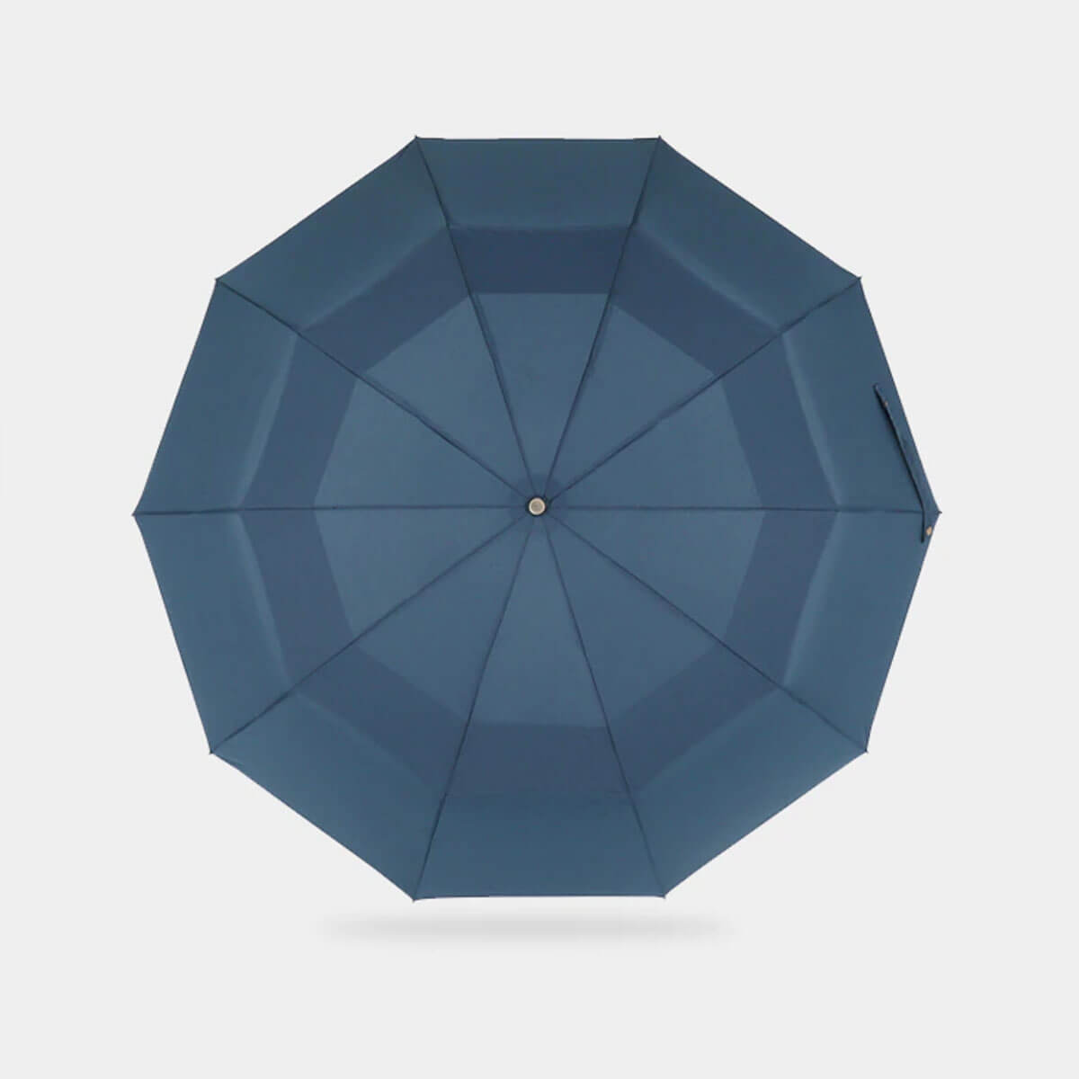 Złożony parasol 36 cm porównany z przedmiotami codziennego użytku