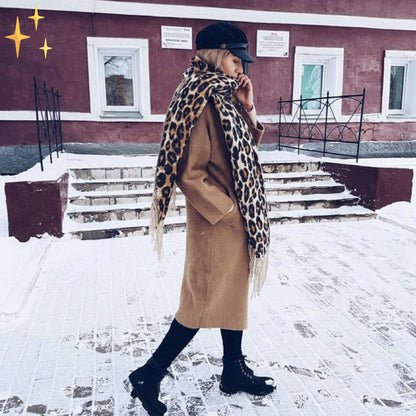 Dzianinowy szalik zimowy Evelior – kobieca stylizacja